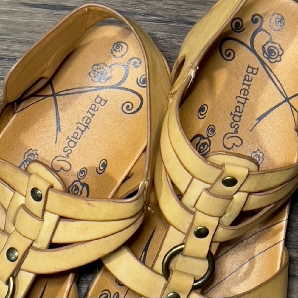 BARETRAPS Open Toed Sandals - Picture 2 of 8
